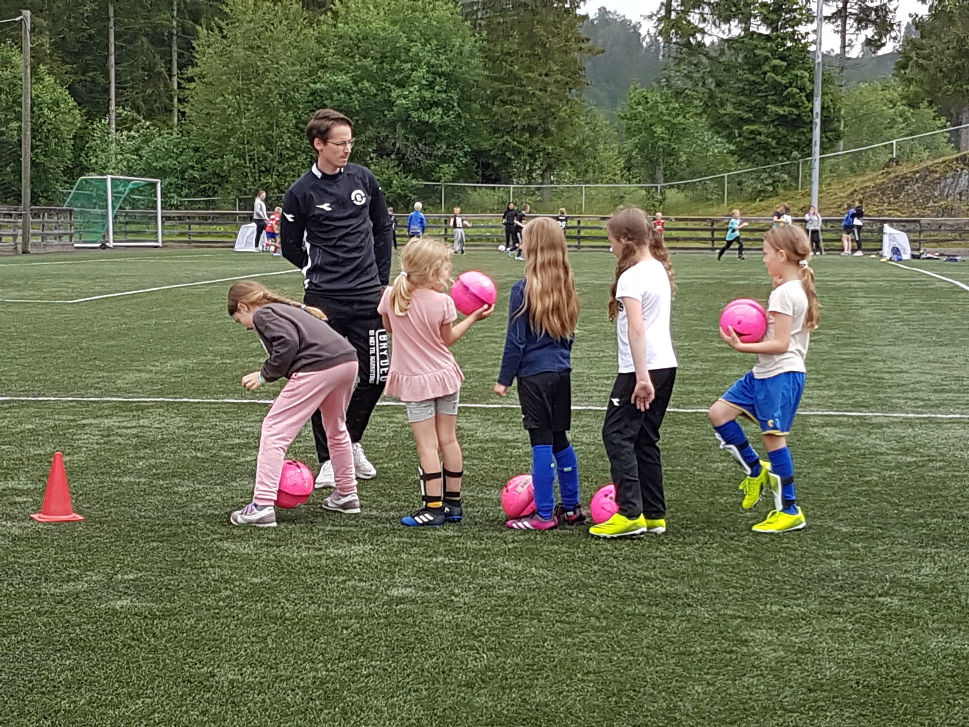 Sommerens fotballskole er i gang.